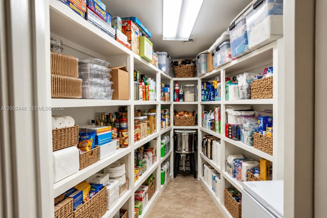 En Venta: $4,750,000 (4 camas, 3 baños, 2846 Pies cuadrados)