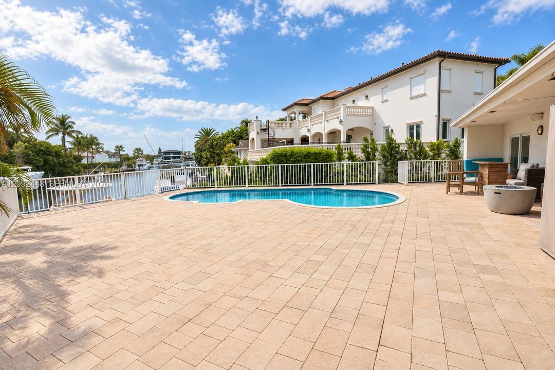 En Venta: $4,750,000 (4 camas, 3 baños, 2846 Pies cuadrados)