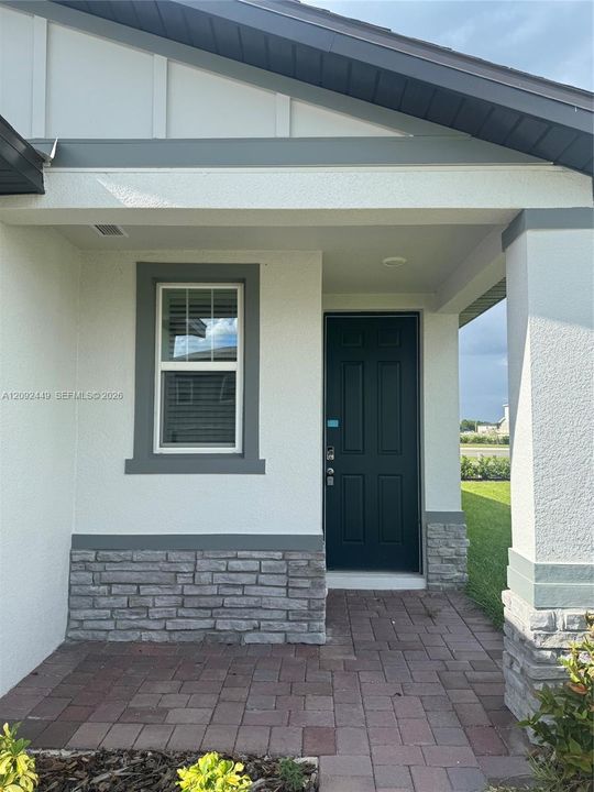 For Rent: $2,000 (3 beds, 2 baths, 1484 Square Feet)