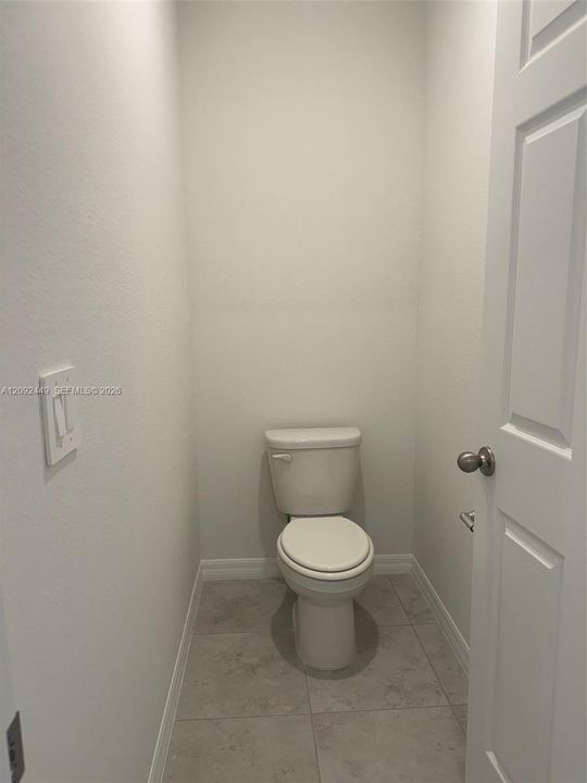 For Rent: $2,000 (3 beds, 2 baths, 1484 Square Feet)