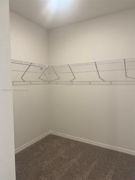 For Rent: $2,000 (3 beds, 2 baths, 1484 Square Feet)