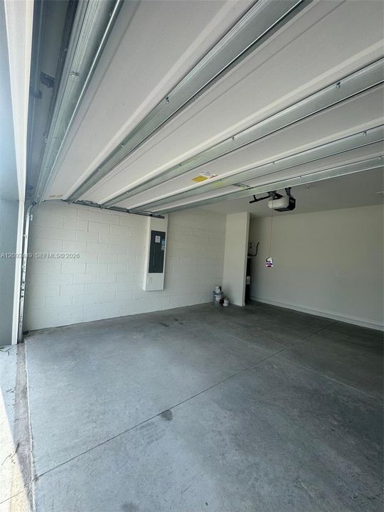For Rent: $2,000 (3 beds, 2 baths, 1484 Square Feet)