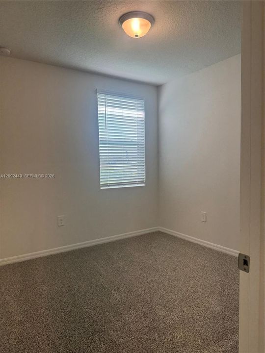For Rent: $2,000 (3 beds, 2 baths, 1484 Square Feet)