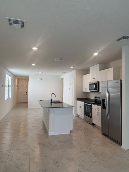 For Rent: $2,000 (3 beds, 2 baths, 1484 Square Feet)