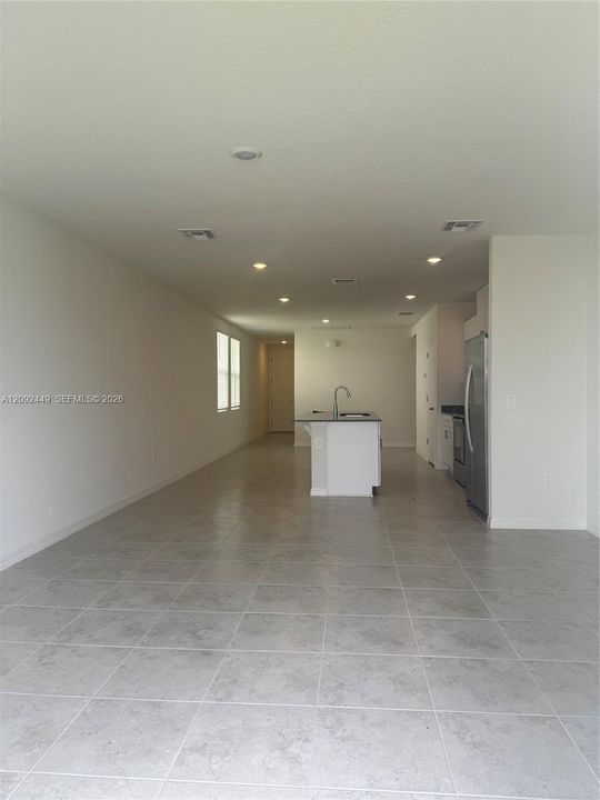 For Rent: $2,000 (3 beds, 2 baths, 1484 Square Feet)