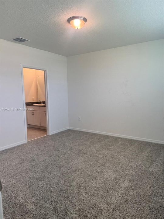 For Rent: $2,000 (3 beds, 2 baths, 1484 Square Feet)