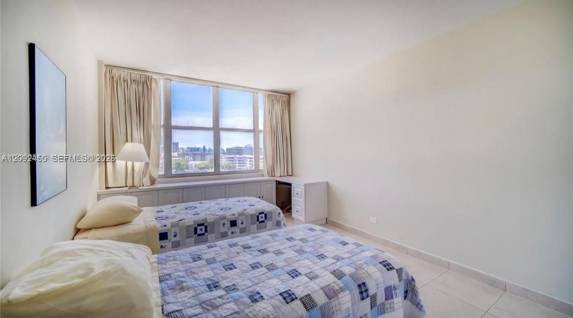 For Sale: $350,000 (2 beds, 2 baths, 1045 Square Feet)