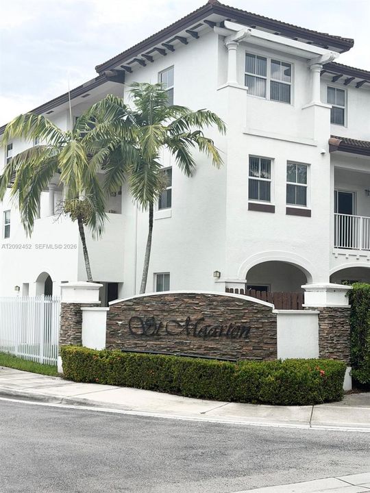 For Rent: $2,900 (3 beds, 2 baths, 1335 Square Feet)