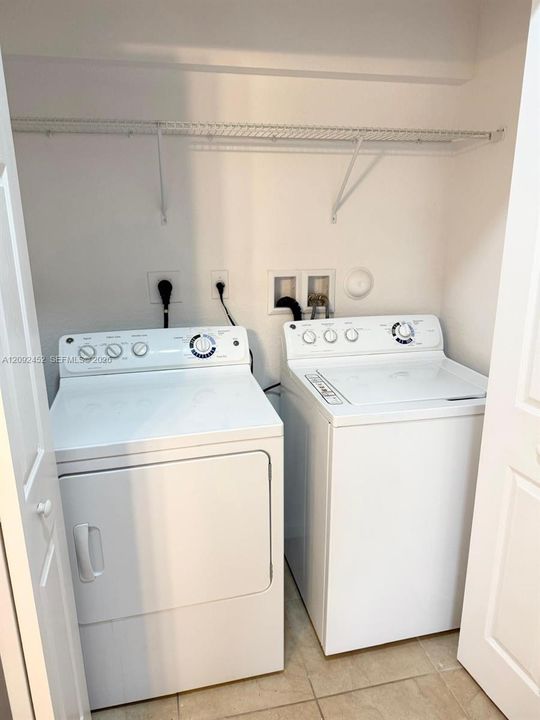 For Rent: $2,900 (3 beds, 2 baths, 1335 Square Feet)