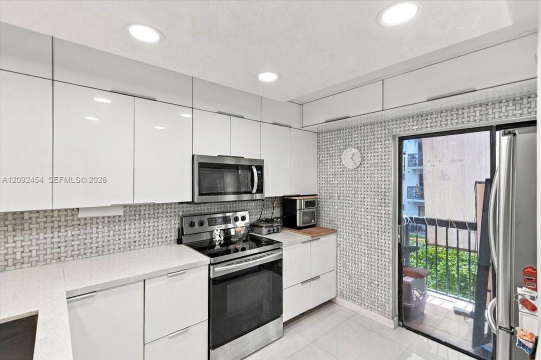 En Venta: $265,000 (2 camas, 2 baños, 812 Pies cuadrados)
