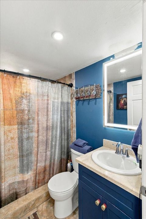 En Venta: $265,000 (2 camas, 2 baños, 812 Pies cuadrados)