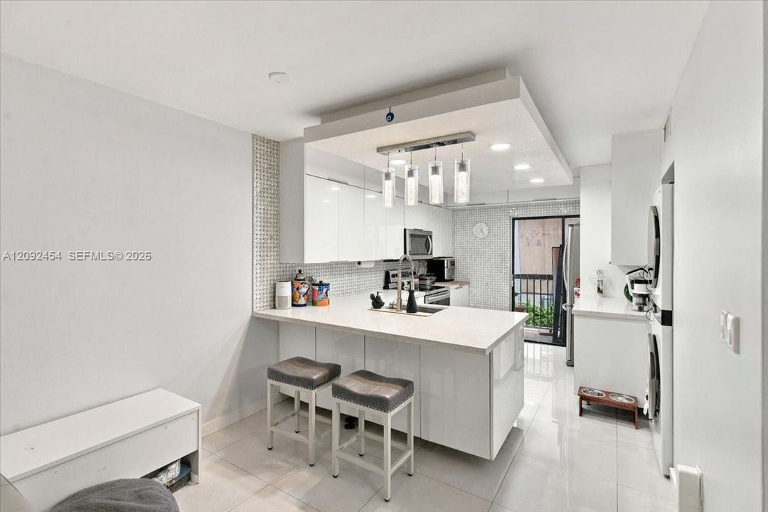 En Venta: $265,000 (2 camas, 2 baños, 812 Pies cuadrados)