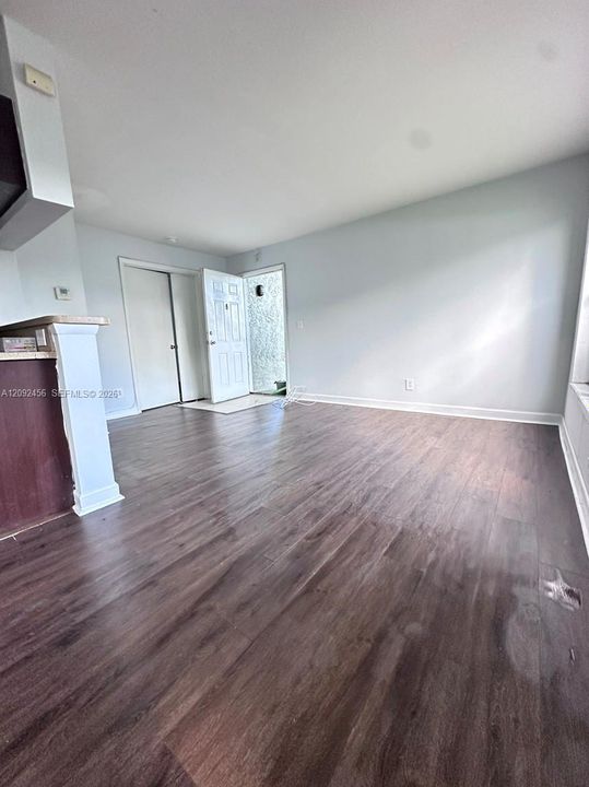 В аренду: $1,830 (2 спален, 1 ванн, 731 Квадратных фут)