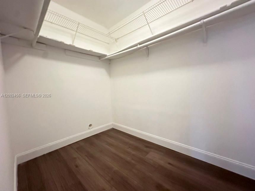 В аренду: $1,830 (2 спален, 1 ванн, 731 Квадратных фут)
