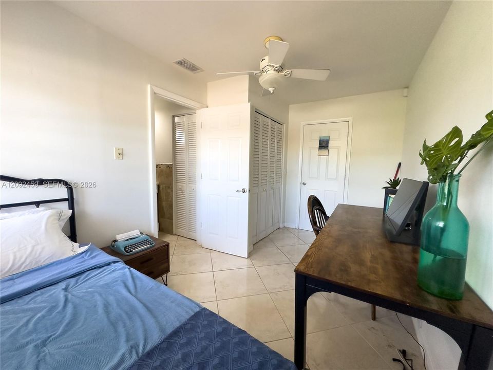 For Sale: $749,000 (3 beds, 2 baths, 924 Square Feet)