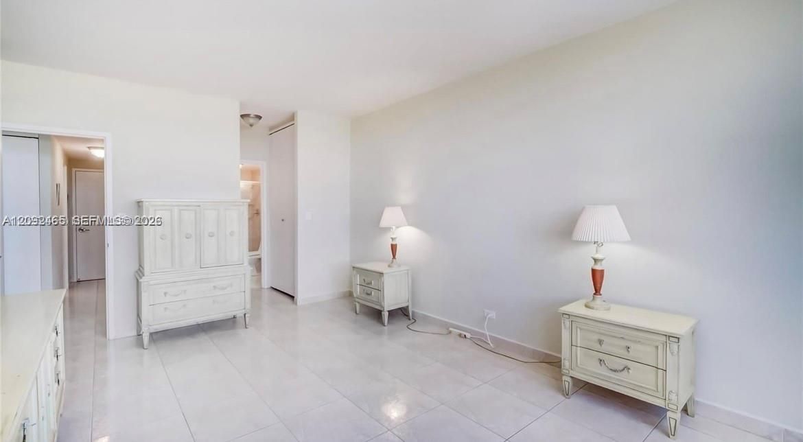 For Rent: $2,650 (2 beds, 2 baths, 1045 Square Feet)