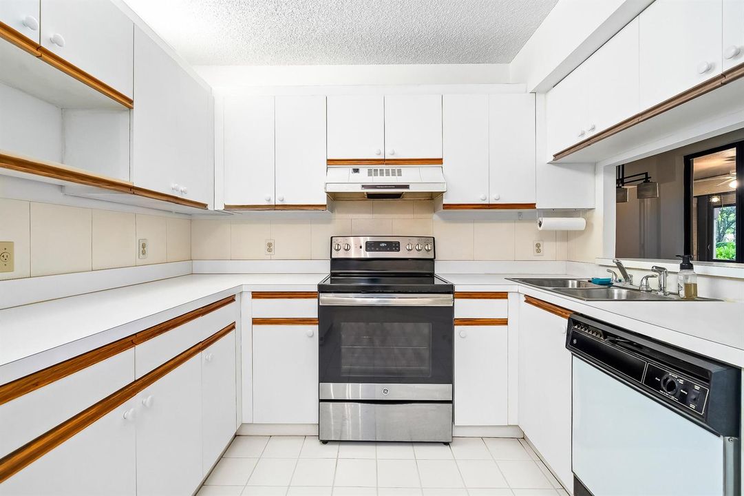 10661 NW 14th St #235 08_resized