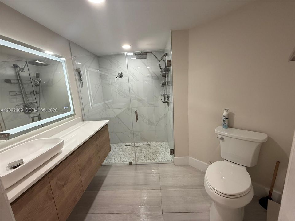 В аренду: $2,600 (2 спален, 2 ванн, 1000 Квадратных фут)