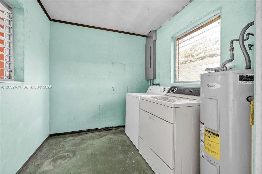 For Rent: $1,500 (2 beds, 1 baths, 698 Square Feet)