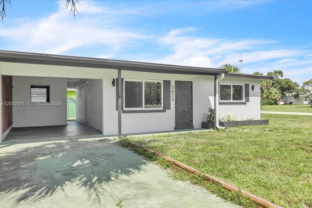 For Rent: $1,500 (2 beds, 1 baths, 698 Square Feet)
