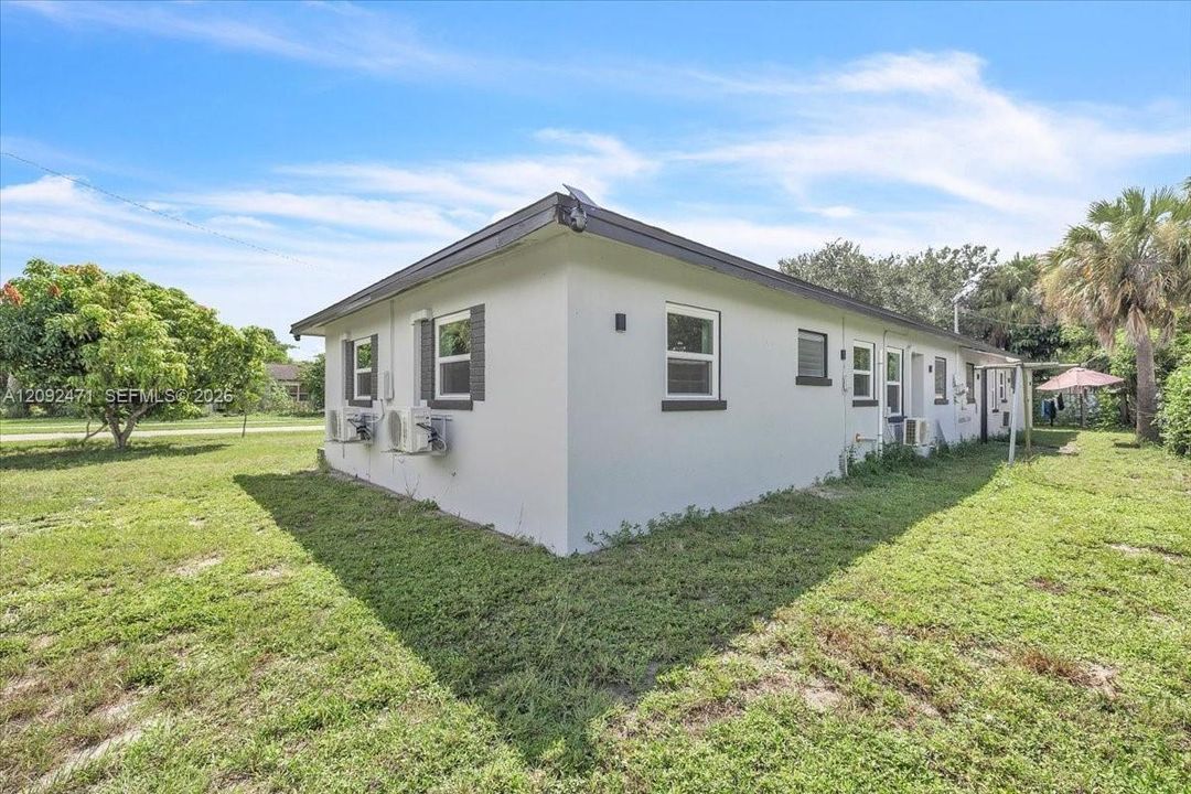 For Rent: $1,500 (2 beds, 1 baths, 698 Square Feet)
