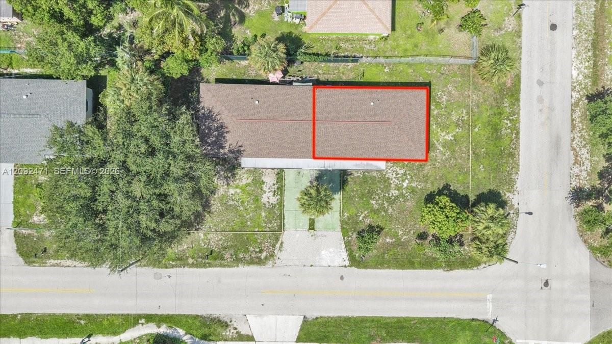 For Rent: $1,500 (2 beds, 1 baths, 698 Square Feet)