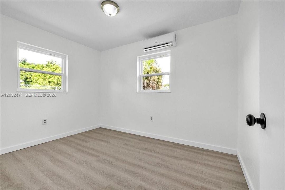 For Rent: $1,500 (2 beds, 1 baths, 698 Square Feet)