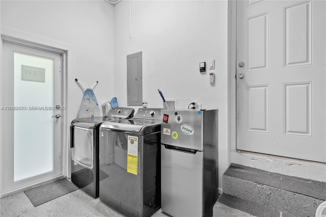 В аренду: $6,500 (3 спален, 2 ванн, 2076 Квадратных фут)