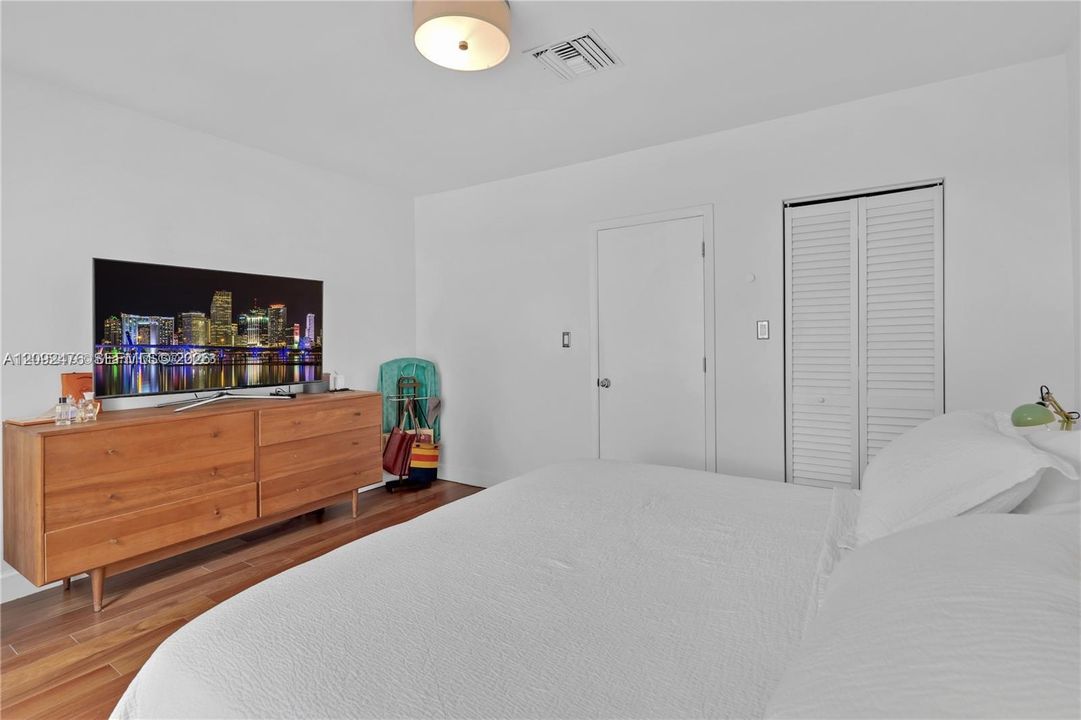 В аренду: $6,500 (3 спален, 2 ванн, 2076 Квадратных фут)