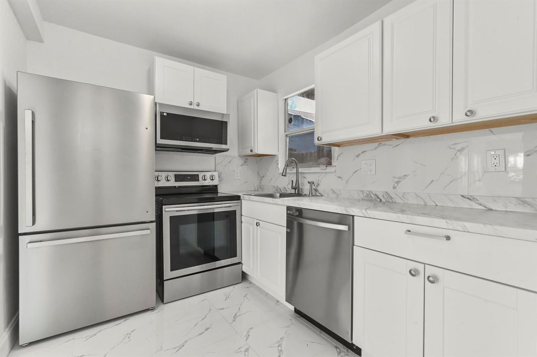 12 Kitchen 02