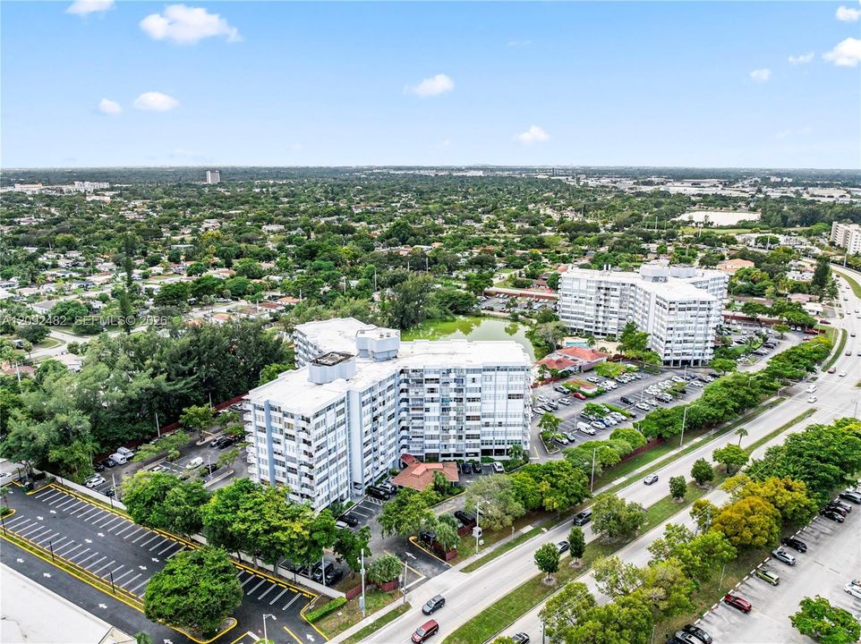 В аренду: $2,300 (1 спален, 1 ванн, 825 Квадратных фут)