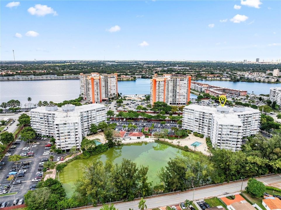 В аренду: $2,300 (1 спален, 1 ванн, 825 Квадратных фут)