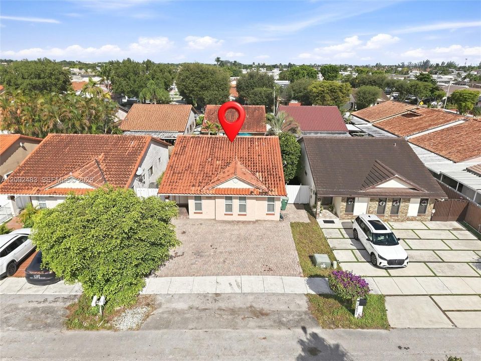 For Sale: $545,000 (3 beds, 2 baths, 1398 Square Feet)