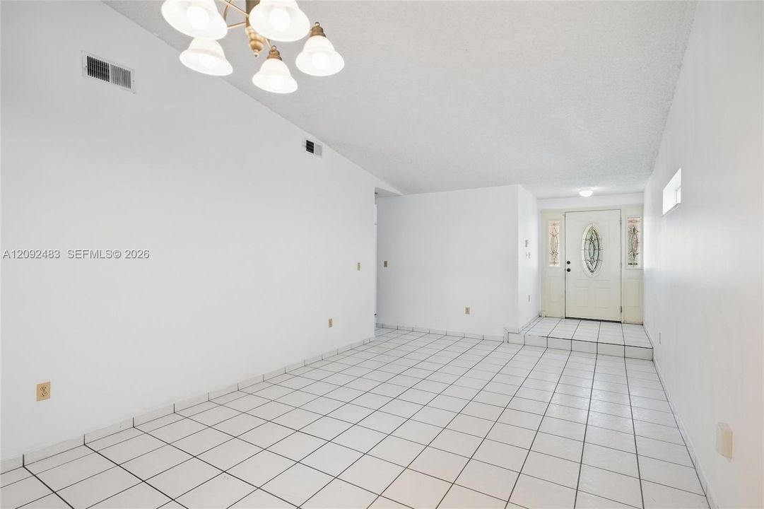 For Sale: $545,000 (3 beds, 2 baths, 1398 Square Feet)