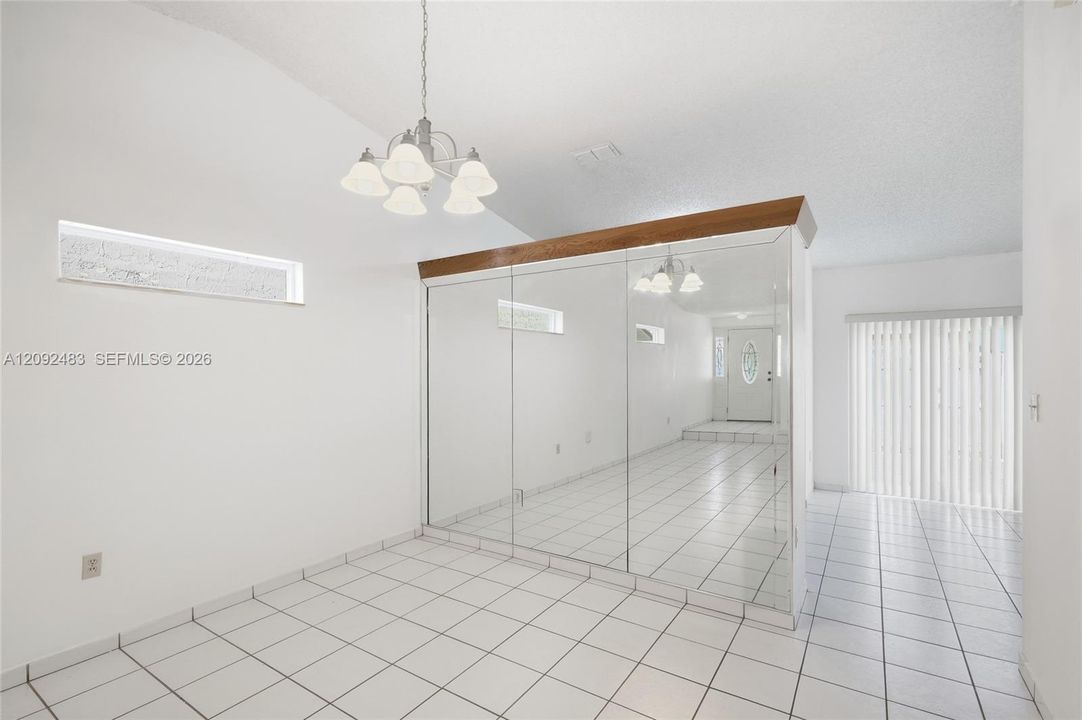For Sale: $545,000 (3 beds, 2 baths, 1398 Square Feet)