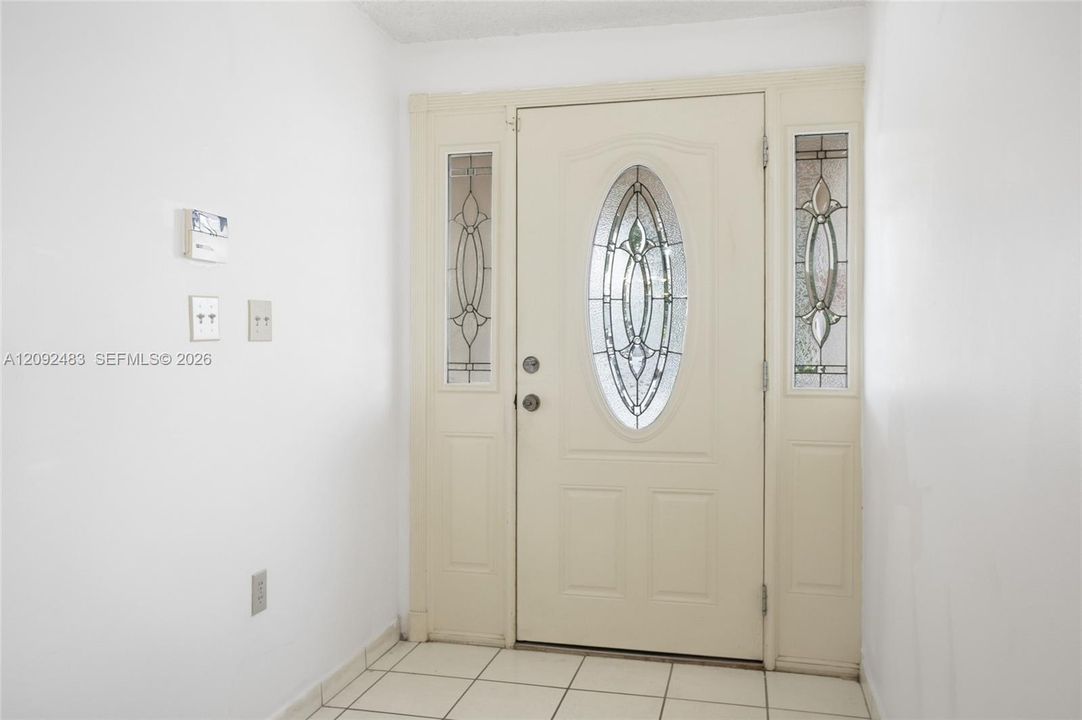 For Sale: $545,000 (3 beds, 2 baths, 1398 Square Feet)