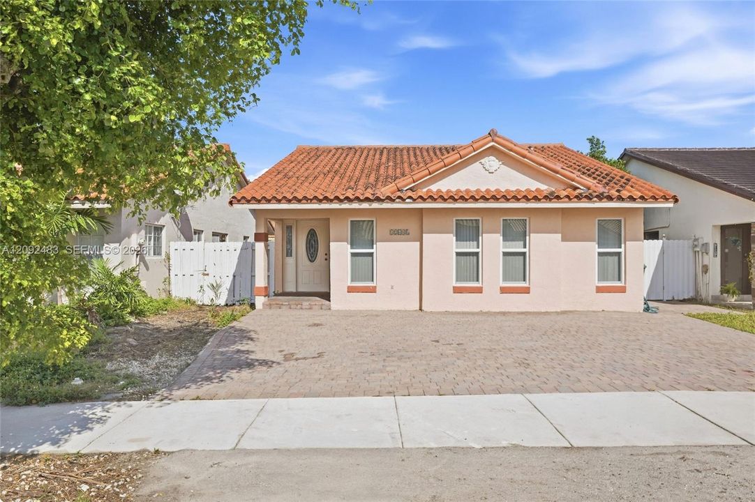 For Sale: $545,000 (3 beds, 2 baths, 1398 Square Feet)