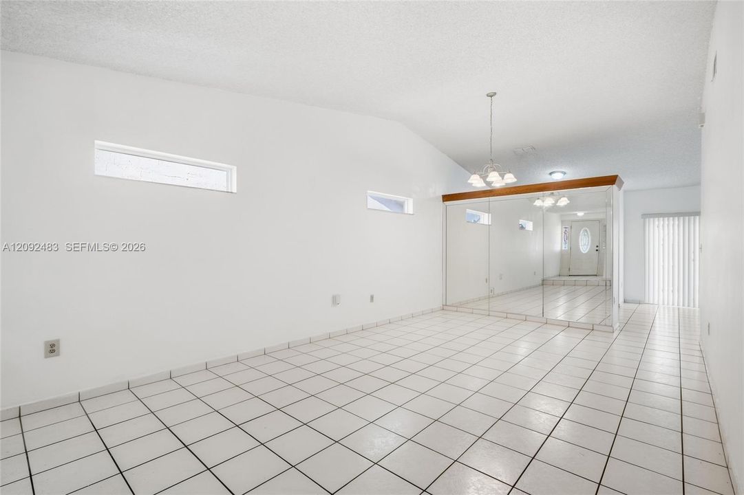 For Sale: $545,000 (3 beds, 2 baths, 1398 Square Feet)