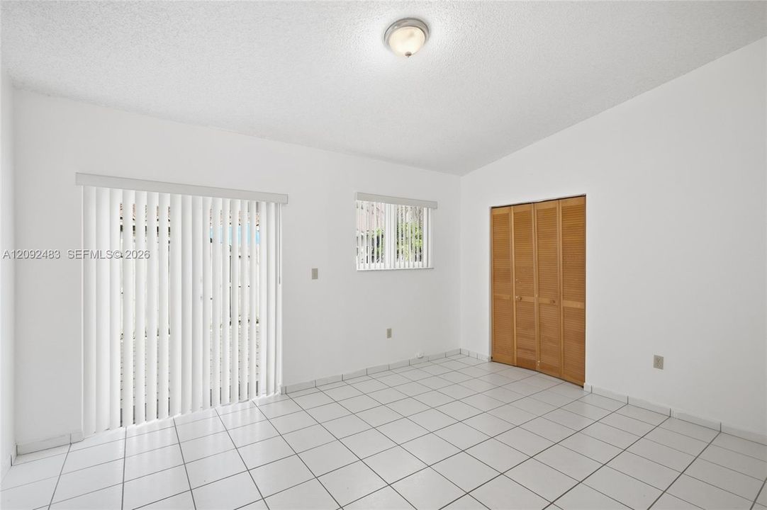 For Sale: $545,000 (3 beds, 2 baths, 1398 Square Feet)