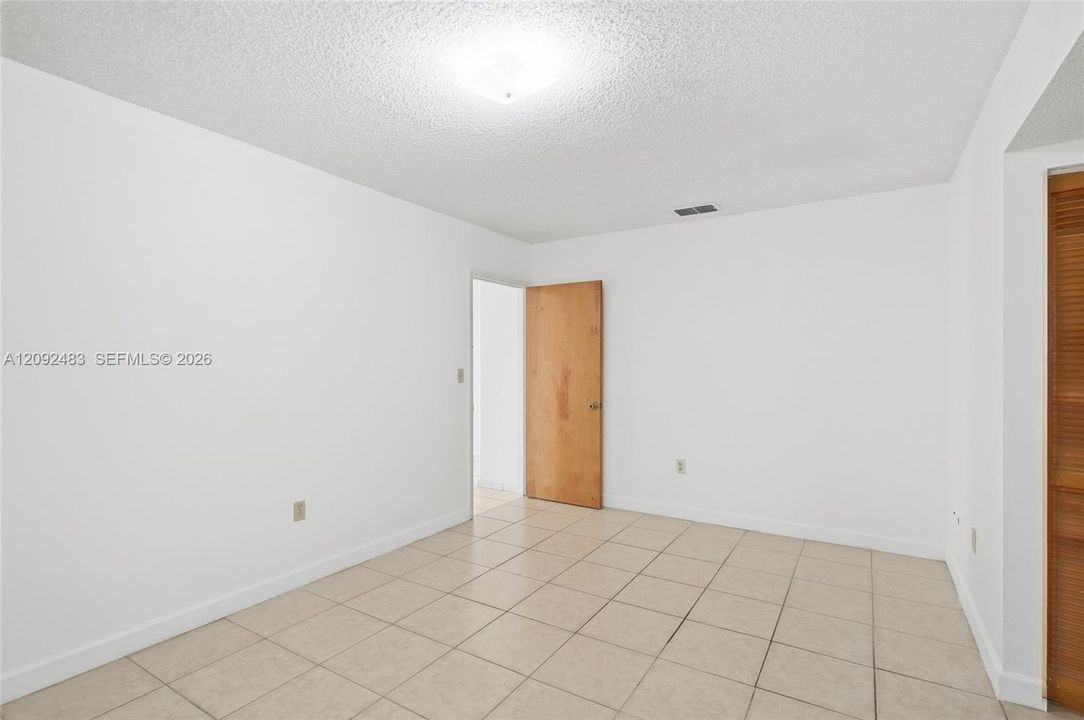 For Sale: $545,000 (3 beds, 2 baths, 1398 Square Feet)