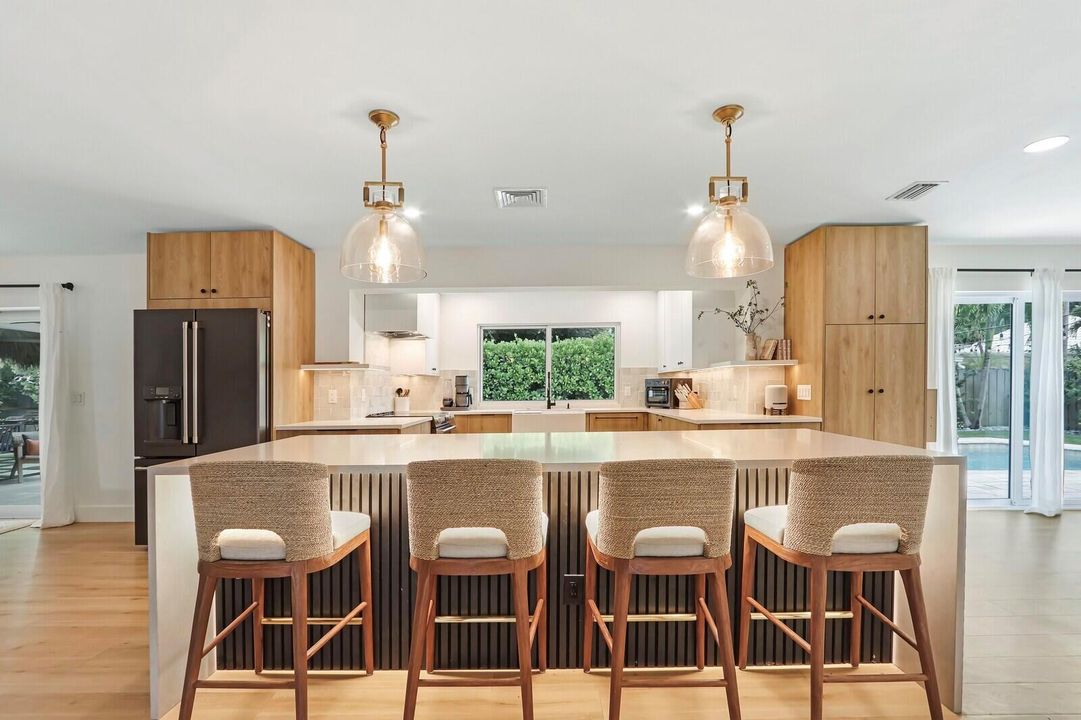 kitchen/bar