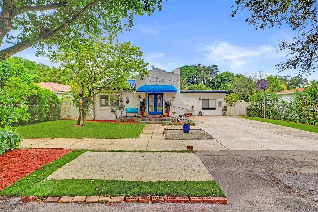 En Venta: $949,000 (3 camas, 2 baños, 2070 Pies cuadrados)