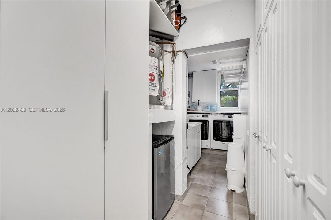 En Venta: $949,000 (3 camas, 2 baños, 2070 Pies cuadrados)