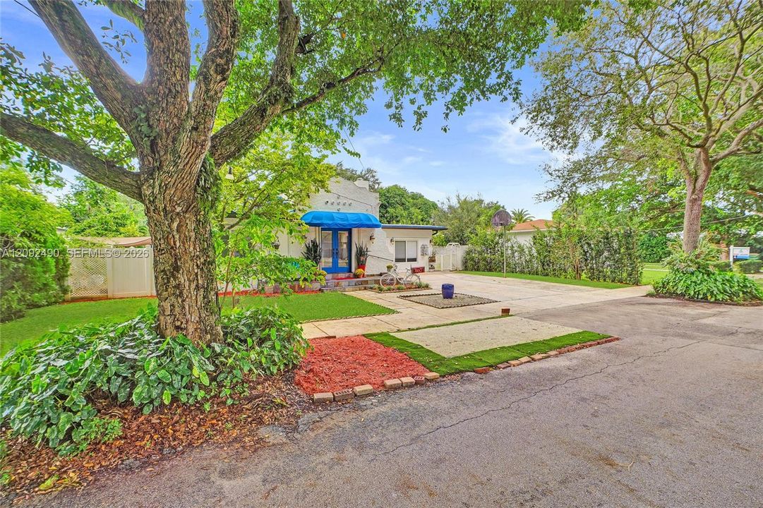 En Venta: $949,000 (3 camas, 2 baños, 2070 Pies cuadrados)
