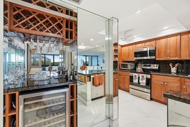Bar / Kitchen