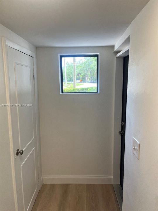 For Rent: $2,500 (2 beds, 1 baths, 980 Square Feet)