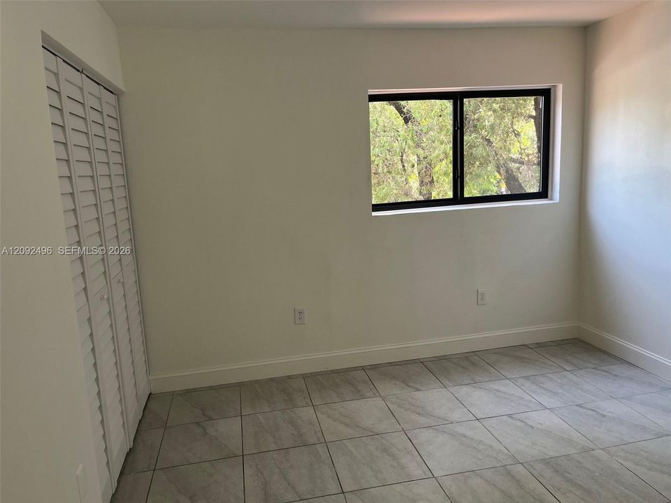 For Rent: $2,500 (2 beds, 1 baths, 980 Square Feet)