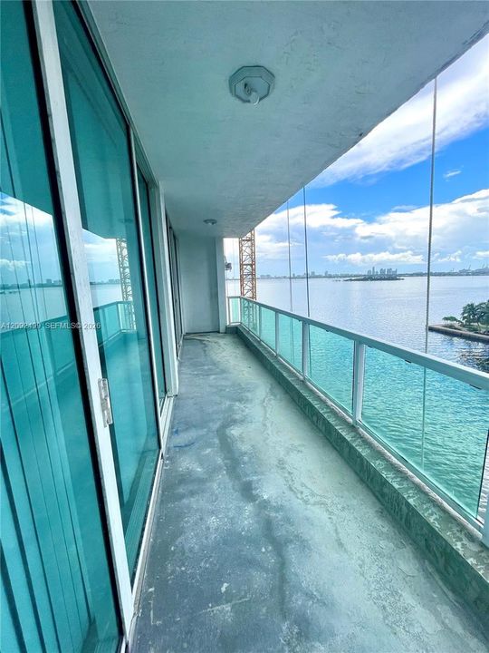 For Rent: $2,250 (1 beds, 1 baths, 762 Square Feet)