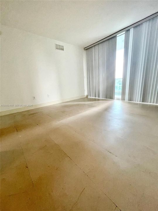 For Rent: $2,250 (1 beds, 1 baths, 762 Square Feet)