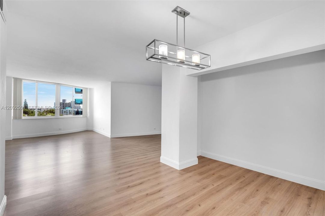В аренду: $2,700 (2 спален, 2 ванн, 1207 Квадратных фут)